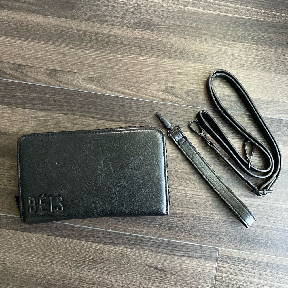 BEIS Travel Wallet in Black
